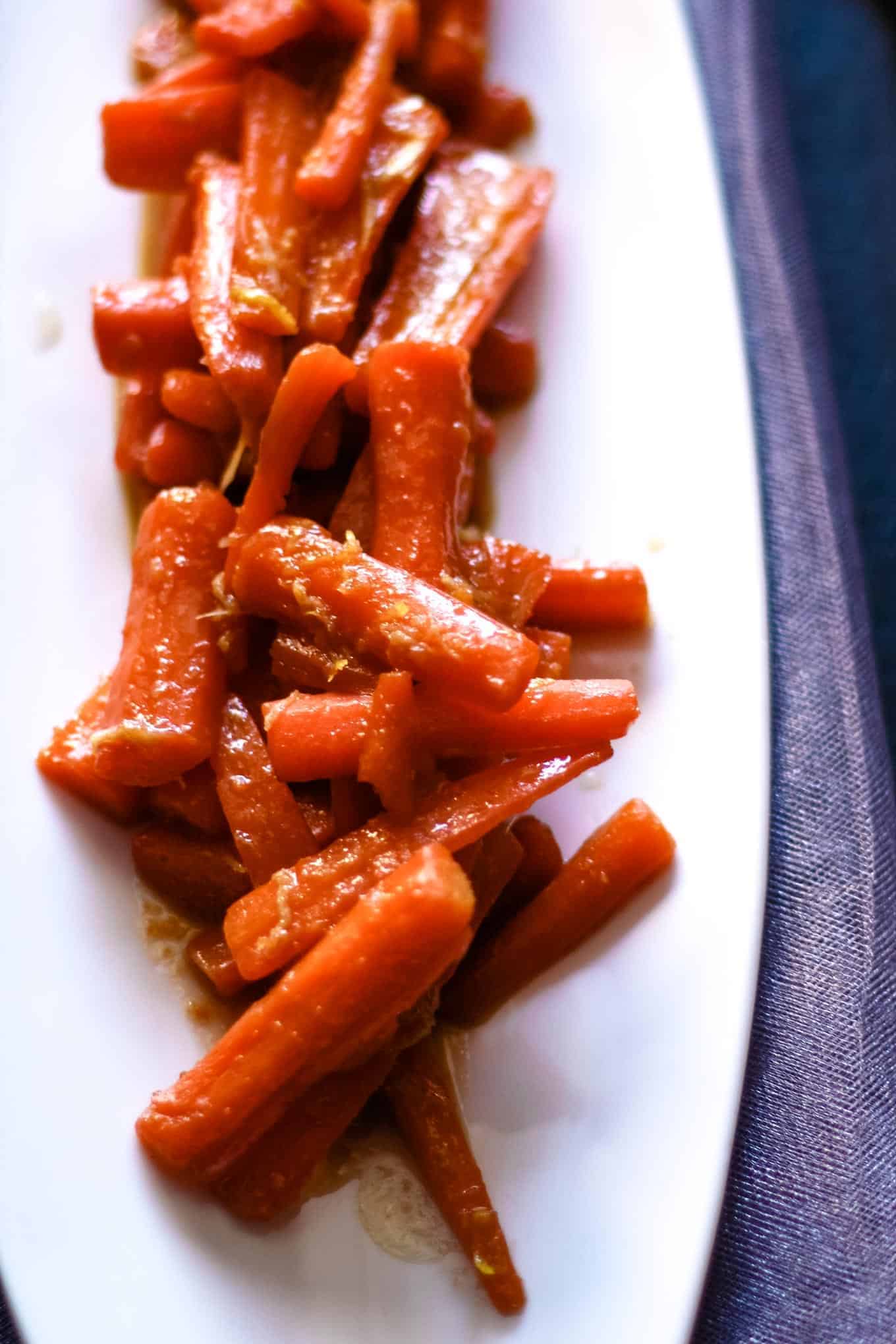 https://www.honeyandbirch.com/wp-content/uploads/2014/01/ginger-candied-carrots-3.jpg