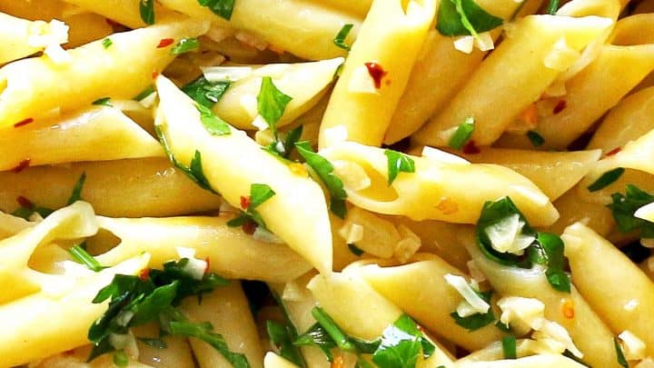 Penne Aglio e Olio - Easy Penne Pasta Recipe