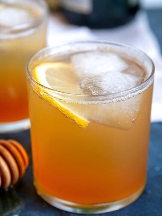 https://www.honeyandbirch.com/wp-content/uploads/2018/12/sparkling-honey-rye-whiskey-cocktail-10-540x720.jpg