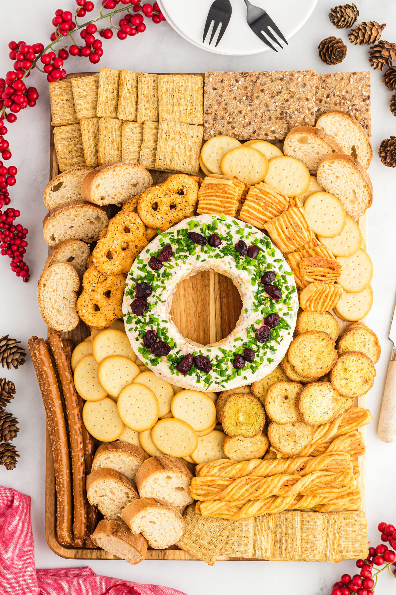 Christmas Wreath Cheese Ball Recipe » Holiday Appetizer